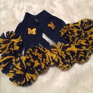 University of Michigan spirit fingerz gloves